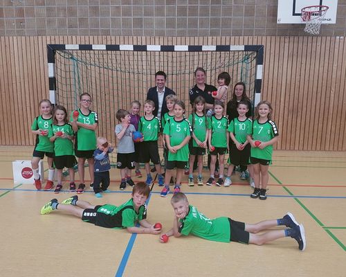 Neue Trikots für die F-Jugend des VfL Herrenberg Handball